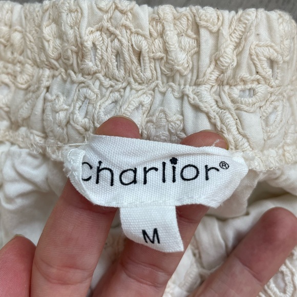 CROCHET CREAM SHORT - Picture 2 of 4